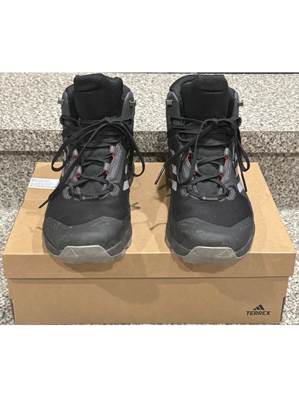 Adidas Terrex Swift R3 Mid GTX men’s shoes